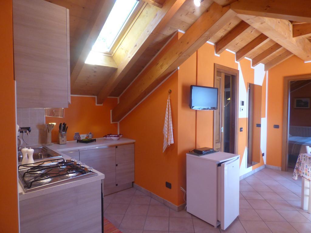 Casale Fe-Wo - Appartamenti Con Vista Lago Cannero Riviera Exterior photo
