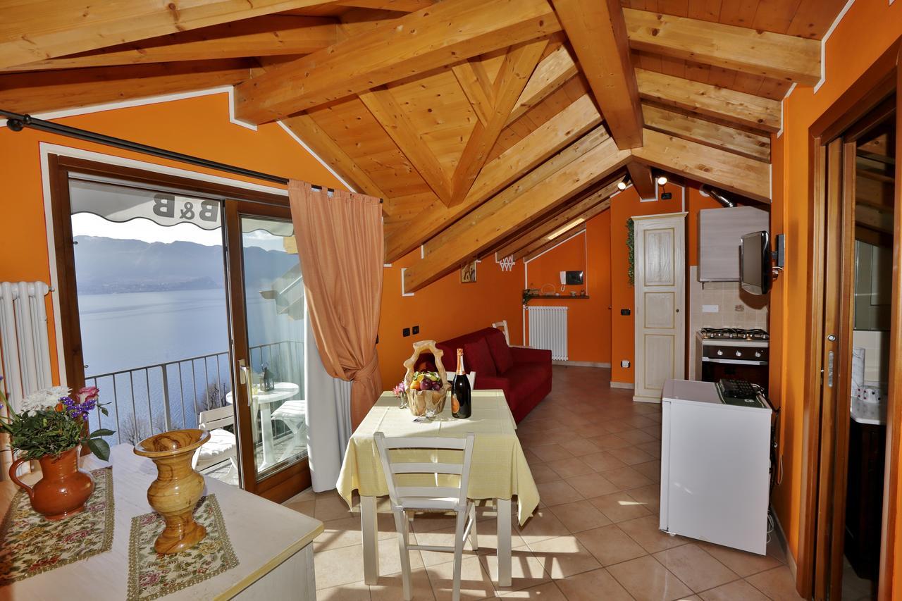 Casale Fe-Wo - Appartamenti Con Vista Lago Cannero Riviera Exterior photo